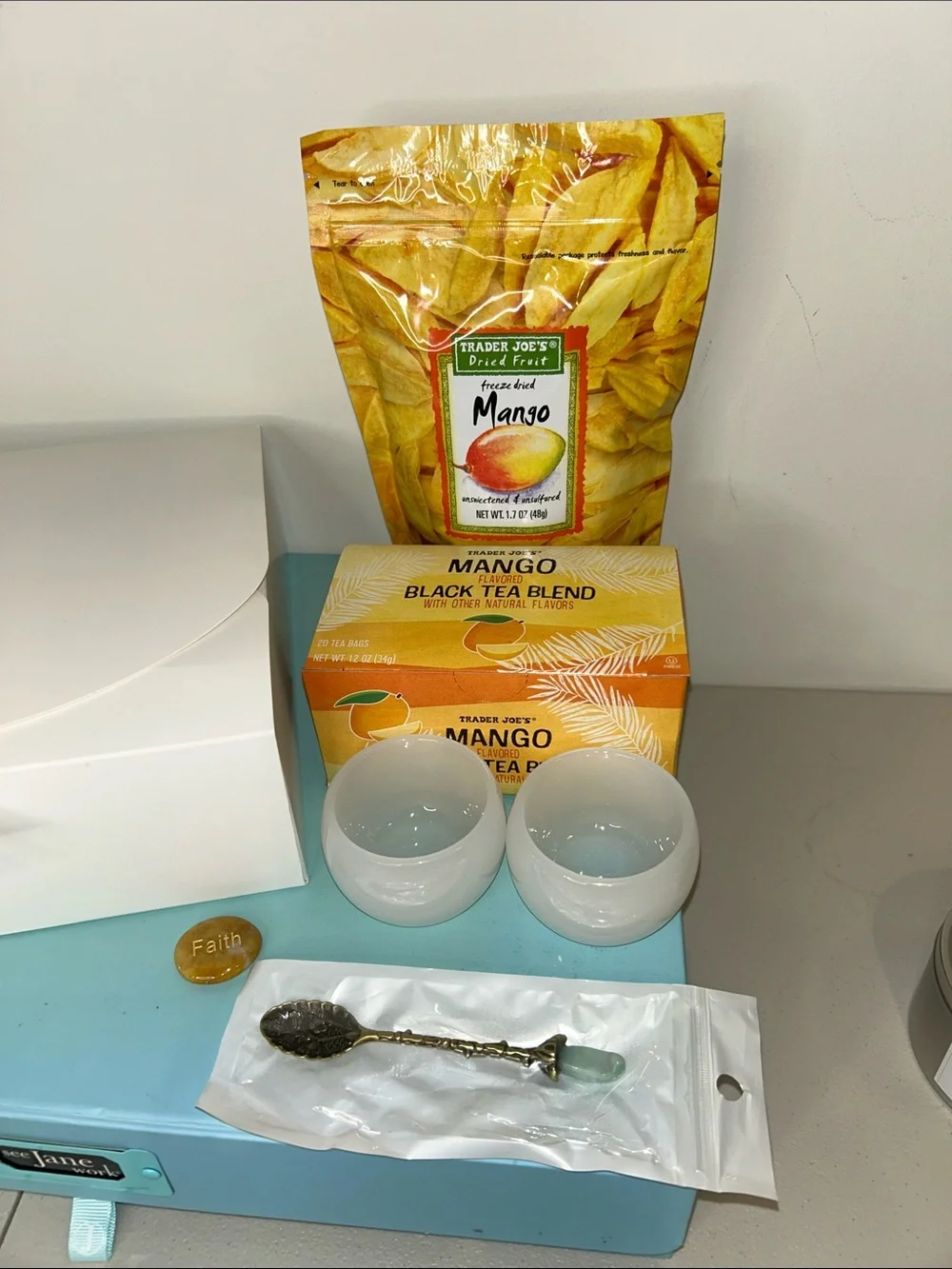 Everything Mango Box with Calcite Stone Tea Cups & Green Chalcedony Spoon NIB